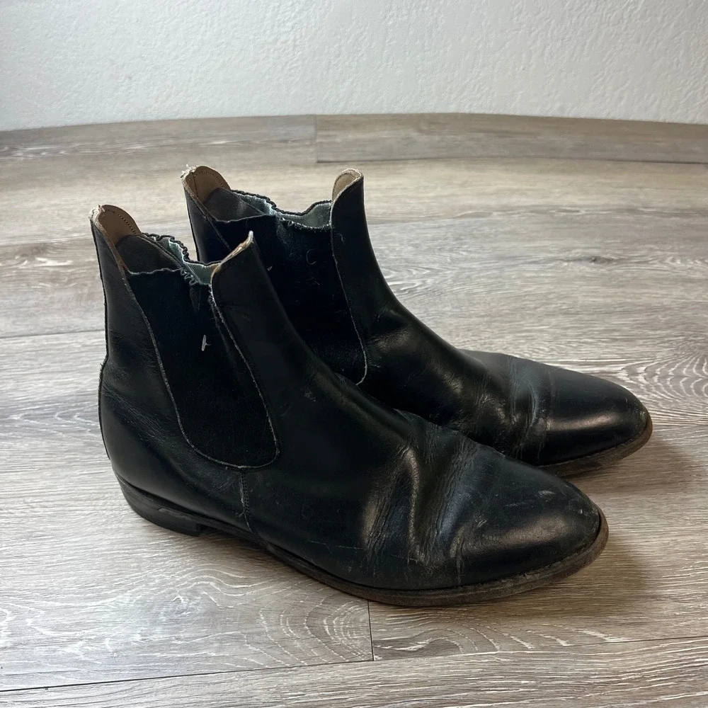 Vintage Chelsea Boots Men 9 Black Leather Almond Toe Pull On Classic EB2220LB
